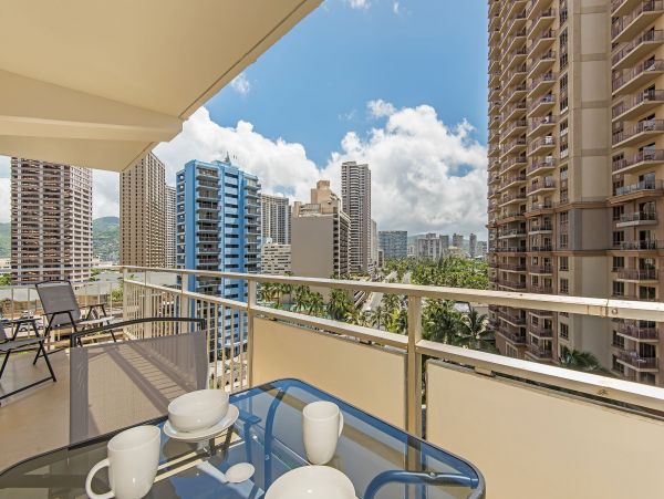 WAIKIKI 2 BEDROOM