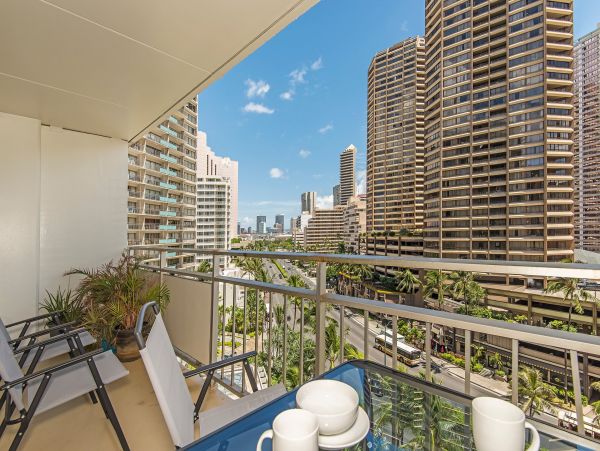 WAIKIKI 2 BEDROOM