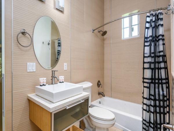 Beautiful North Bay Village Vacation Home Five Bedroom
