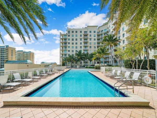 Boynton Beach Condo 1025630