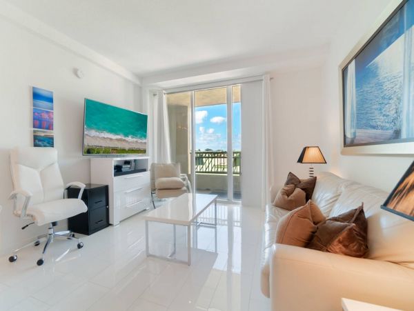 Boynton Beach Condo 1025630