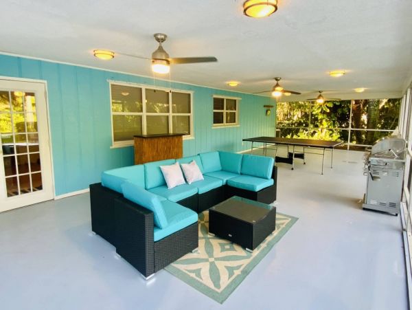 Value Priced Sleeps Eight Pool, BBQ Fun in the Sun!