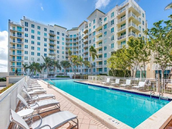 Boynton Beach Condo 1025632
