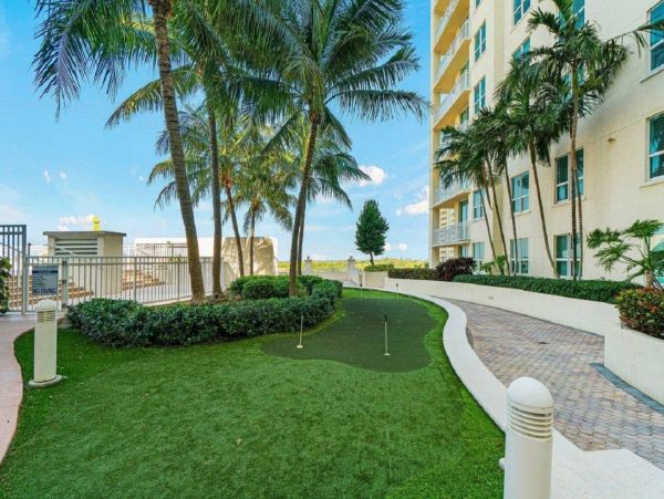 Boynton Beach Condo 1025633