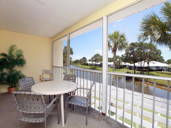 Minutes From Pristine Beaches and Lagoon Views
