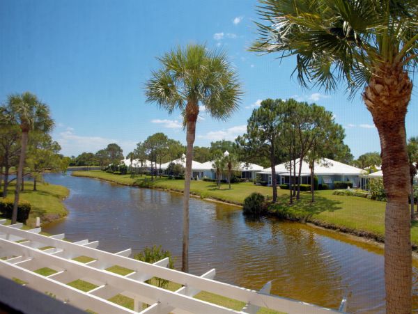 Minutes From Pristine Beaches and Lagoon Views