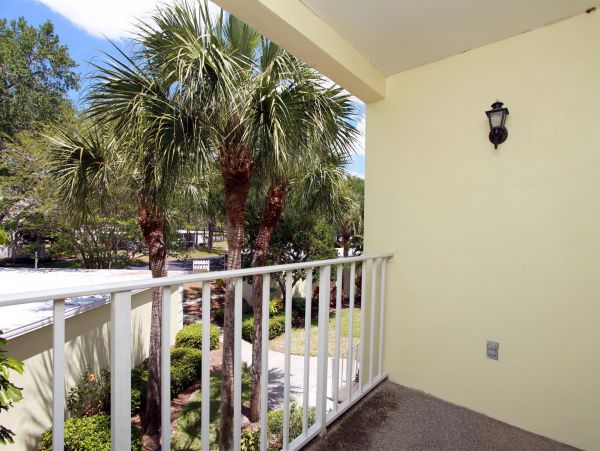 Minutes From Pristine Beaches and Lagoon Views