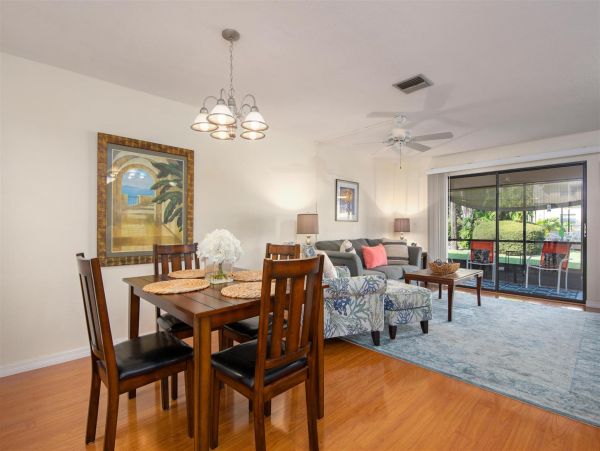 Venice Condo 1025650