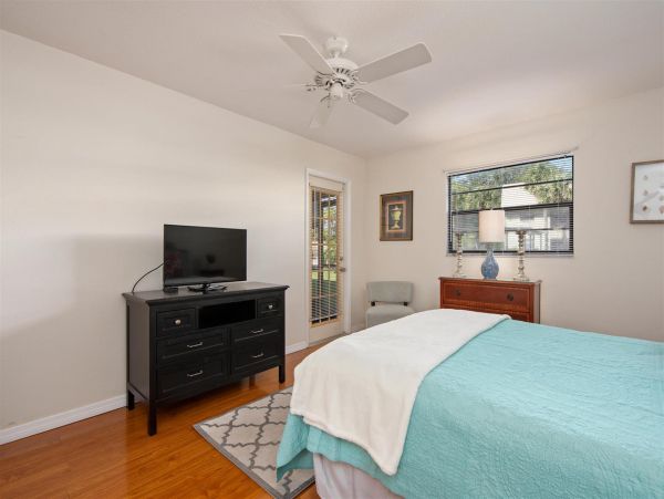 Venice Condo 1025650