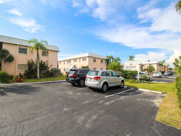 Venice Condo 1025654