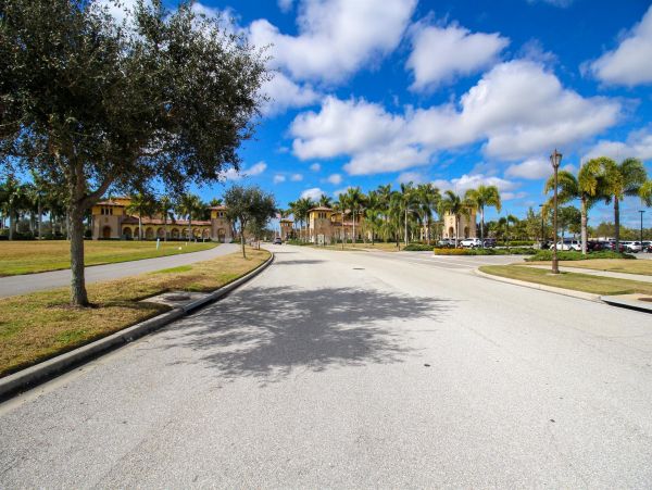 Venice Condo 1025655