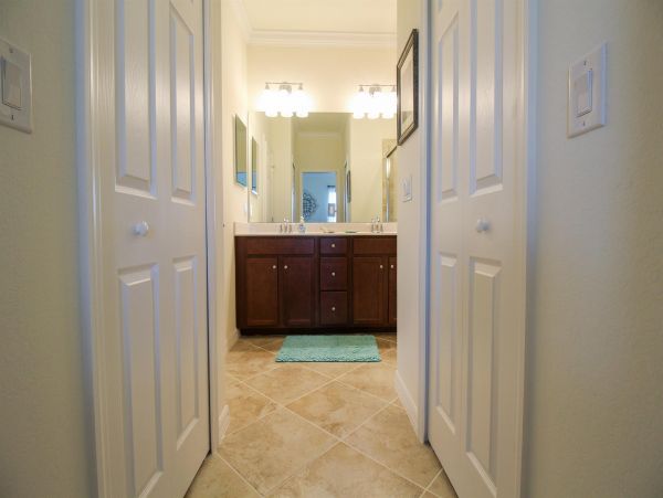Venice Condo 1025655