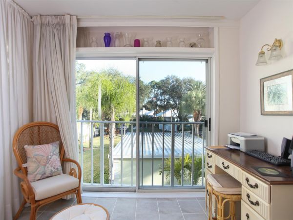 Venice Condo 1025661