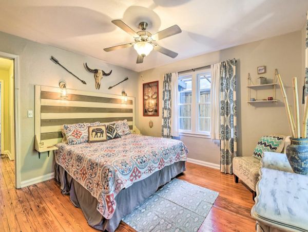 Sarasota 4 Bedroom Home with 2 Private Casitas