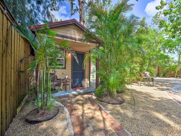 Sarasota 4 Bedroom Home with 2 Private Casitas