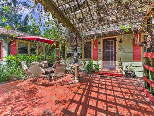 Sarasota 4 Bedroom Home with 2 Private Casitas