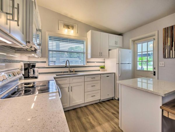 Charming 3 Bedroom Home in Sarasota with Private Yard