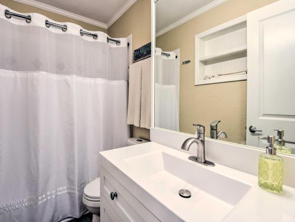 Charming 3 Bedroom Home in Sarasota with Private Yard