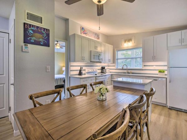 Charming 3 Bedroom Home in Sarasota with Private Yard