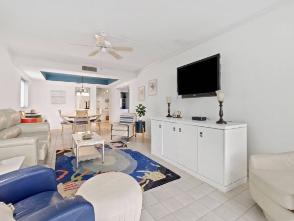 Lovely 2 Bedroom Condo in Longboat Key Sleeps 6