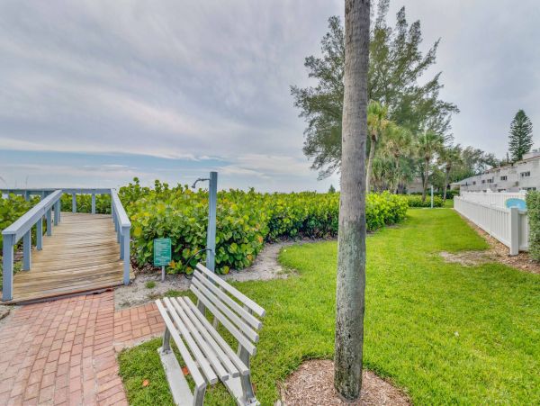 Lovely 2 Bedroom Condo in Longboat Key Sleeps 6