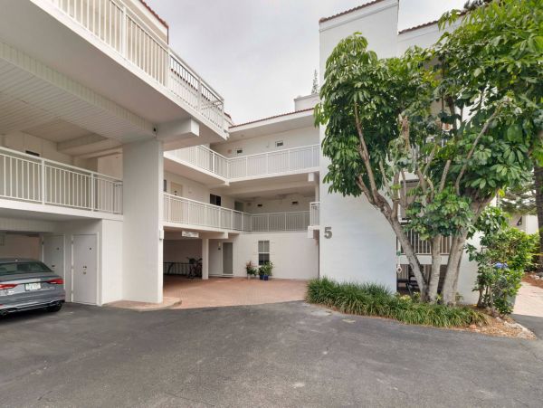Lovely 2 Bedroom Condo in Longboat Key Sleeps 6