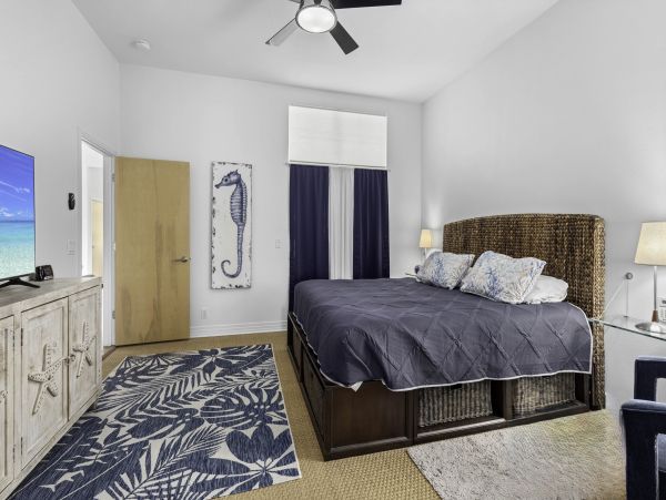 Walk to beach Longboat Key Vacation Home Three Bedroom