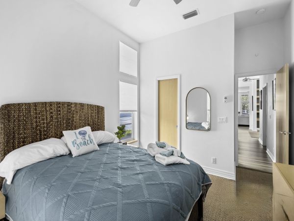 Walk to beach Longboat Key Vacation Home Three Bedroom