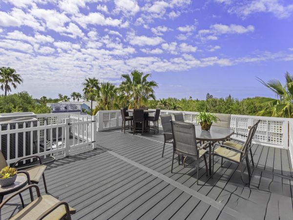 Walk to beach Longboat Key Vacation Home Three Bedroom