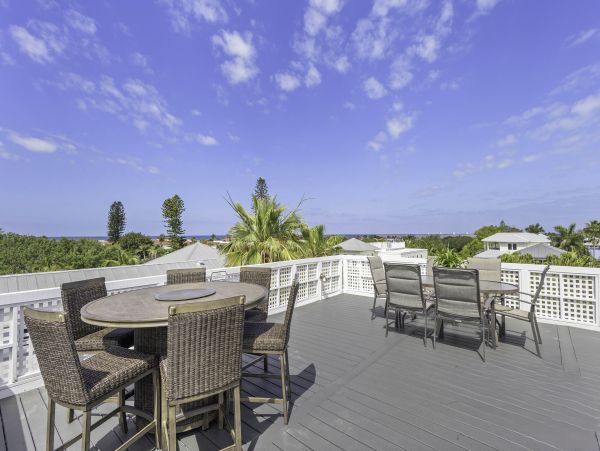 Walk to beach Longboat Key Vacation Home Three Bedroom