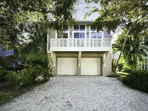 Walk to beach Longboat Key Vacation Home Three Bedroom