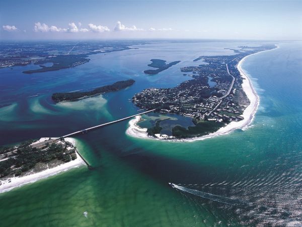 Walk to beach Longboat Key Vacation Home Three Bedroom