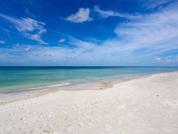 Walk to beach Longboat Key Vacation Home Three Bedroom