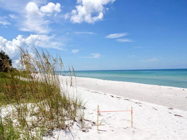 Walk to beach Longboat Key Vacation Home Three Bedroom