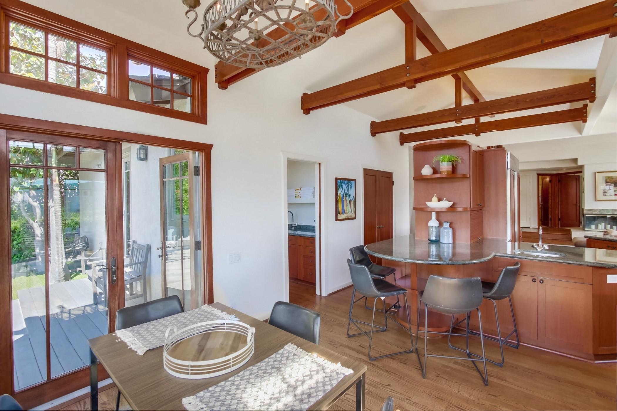 Walk to Beach La jolla Vacation home Four Bedroom
