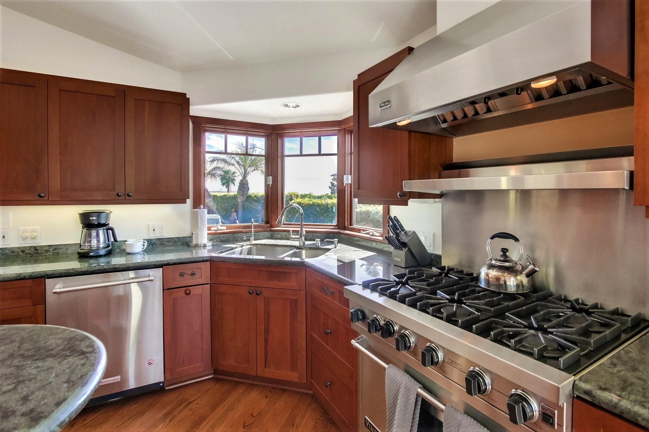 Walk to Beach La jolla Vacation home Four Bedroom
