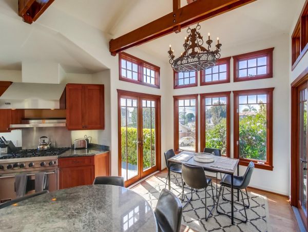 Walk to Beach La jolla Vacation home Four Bedroom