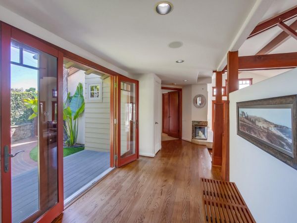 Walk to Beach La jolla Vacation home Four Bedroom