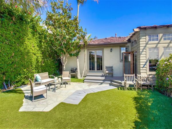 Walk to Beach La jolla Vacation home Four Bedroom