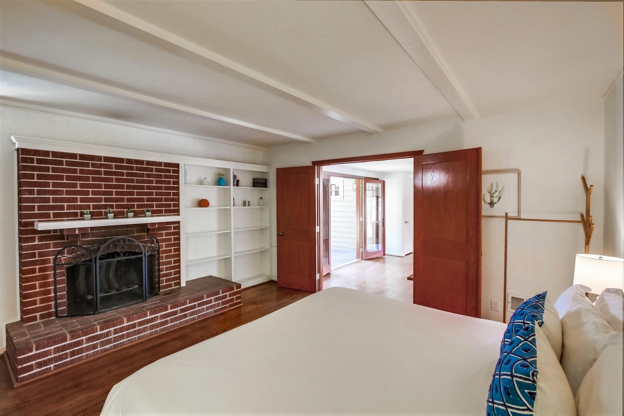 Walk to Beach La jolla Vacation home Four Bedroom