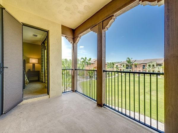 Naples Condo 1025813