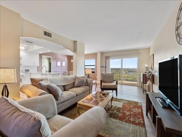 Naples Condo 1025815