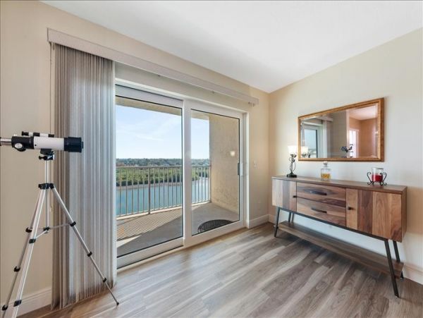 Naples Condo 1025815
