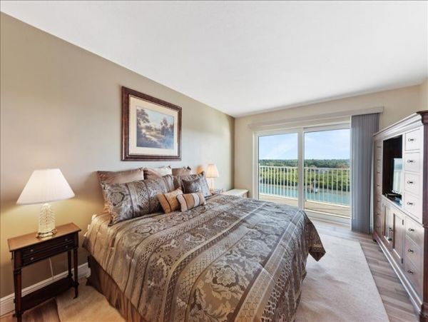 Naples Condo 1025815