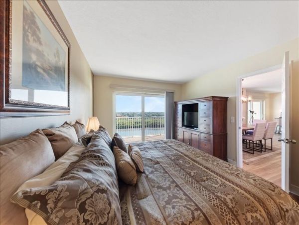 Naples Condo 1025815