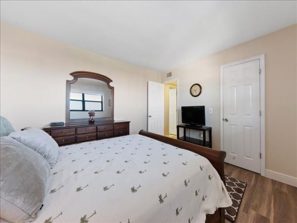 Naples Condo 1025815