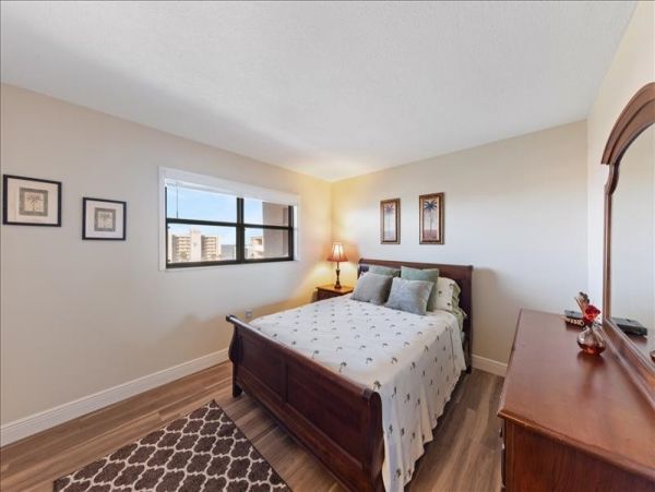 Naples Condo 1025815