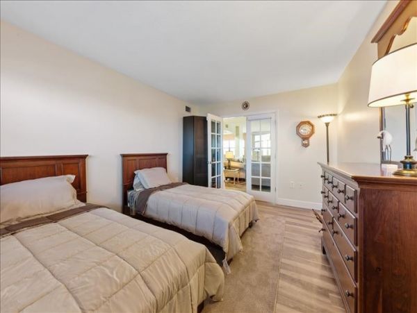 Naples Condo 1025815