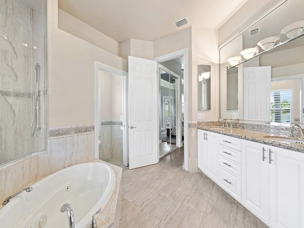 Naples Home 1025819