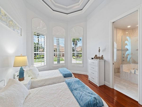 Naples Home 1025819